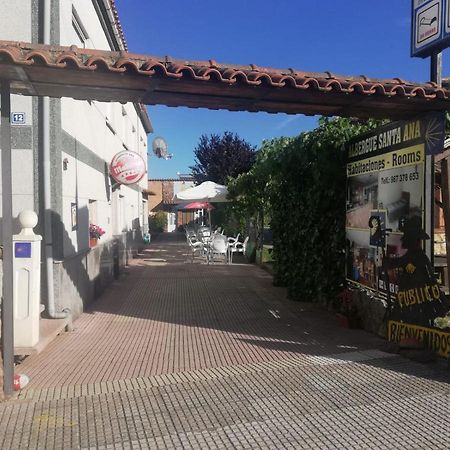 Albergue Santa Ana 산 마르틴 델 카미노 외부 사진