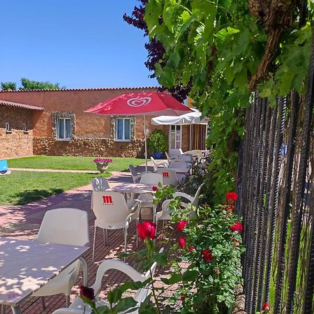 Albergue Santa Ana 산 마르틴 델 카미노 외부 사진