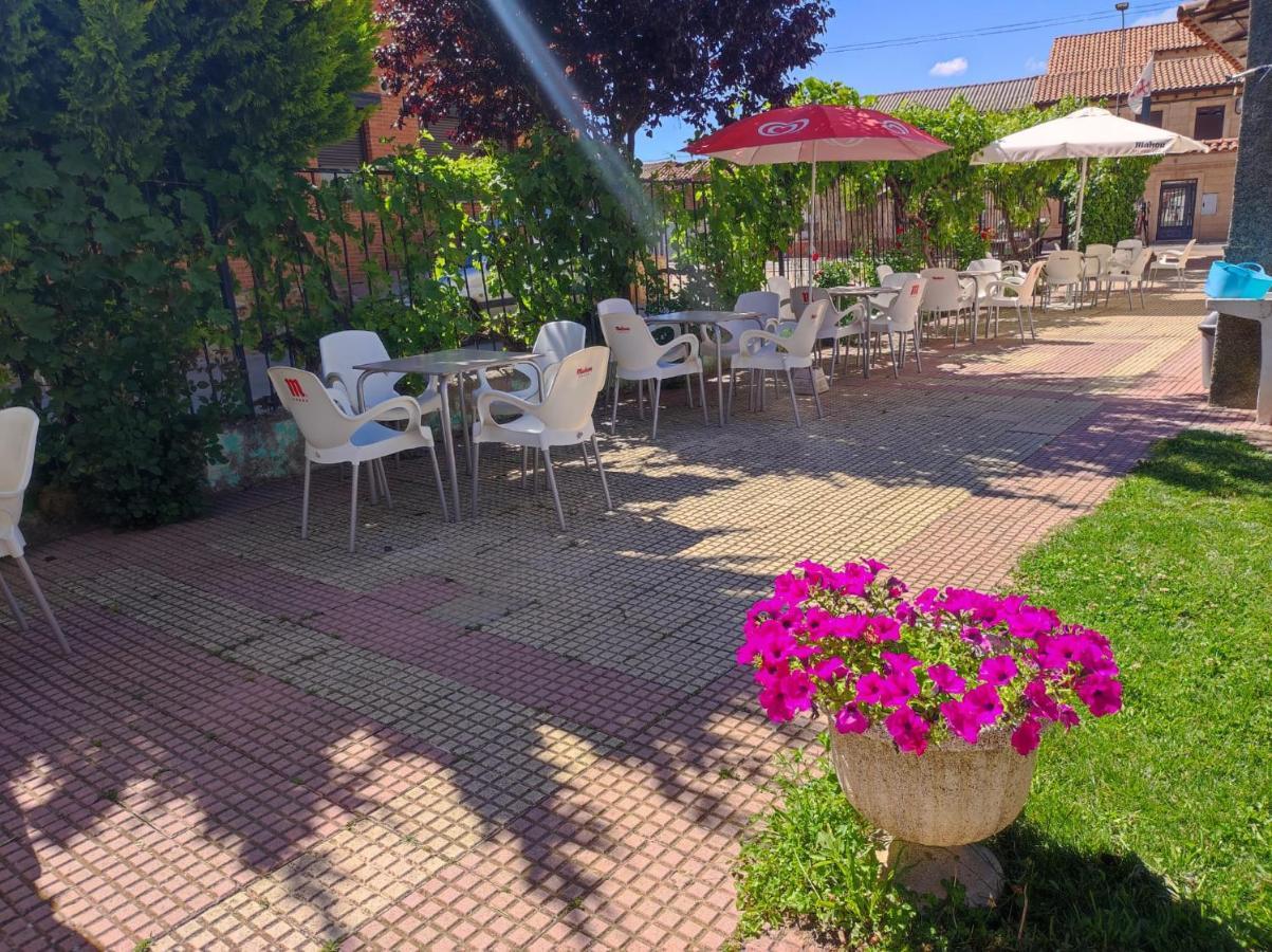 Albergue Santa Ana 산 마르틴 델 카미노 외부 사진