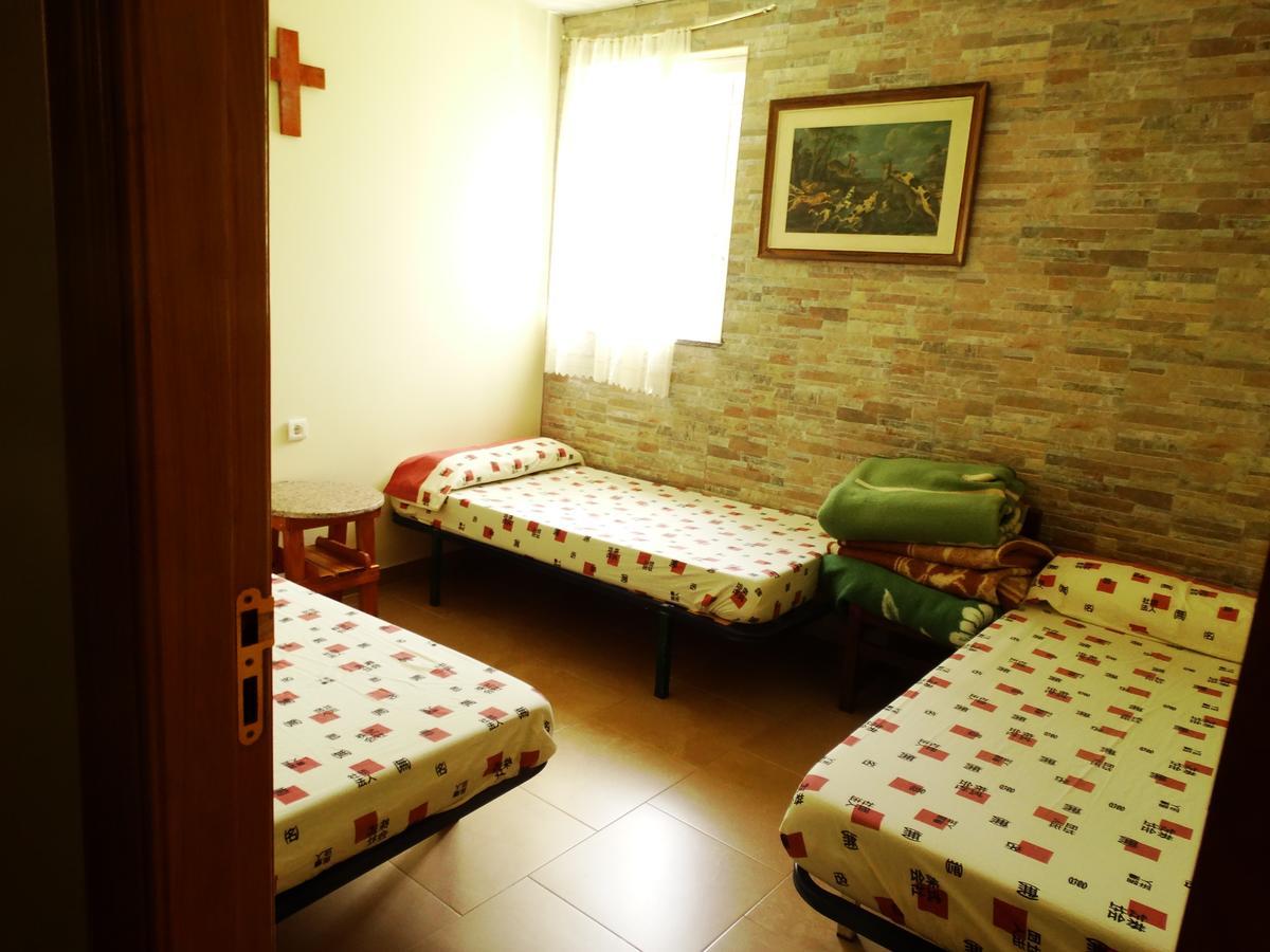 Albergue Santa Ana 산 마르틴 델 카미노 외부 사진